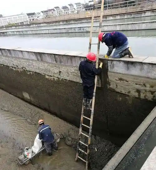 干驿镇污水池堵漏